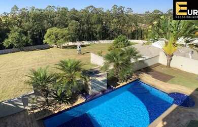 Imagem: A casa em condomínio possui 5 Dormitórios, 5 Banheiros, 5