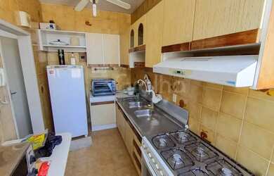 Imagem: O apartamento possui 3 Dormitórios, 1 Banheiro, 1 Vaga na garagem