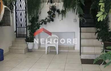 Imagem: A casa possui 3 Dormitórios, 2 Banheiros, 1 Vaga na garagem