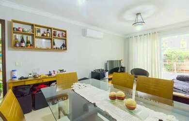 Imagem: A casa possui 3 Dormitórios, 4 Banheiros, 4 Vagas na garagem