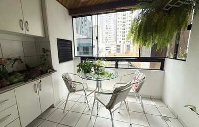 Imagem: O apartamento possui 3 Dormitórios, 1 Banheiro, 1 Vaga na garagem