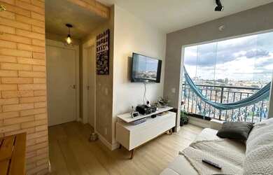 Imagem: O apartamento possui 2 Dormitórios, 1 Banheiro, 1 Vaga na garagem