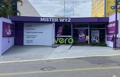 Imagem: O depósito possui 3 Vagas na garagem, 258m² de Área e está