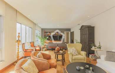 Imagem: O apartamento possui 3 Dormitórios, 1 Banheiro, 1 Vaga na garagem