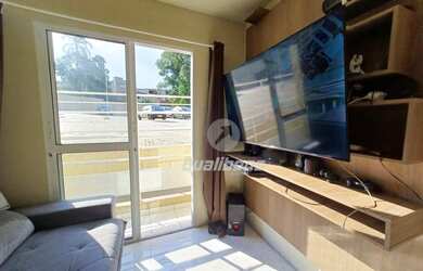 Imagem: O apartamento possui 2 Dormitórios, 1 Banheiro, 1 Vaga na garagem