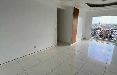 Imagem: O apartamento possui 3 Dormitórios, 1 Banheiro, 1 Vaga na garagem