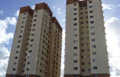 Imagem: O apartamento possui 3 Dormitórios e 2 Banheiros e está localizado