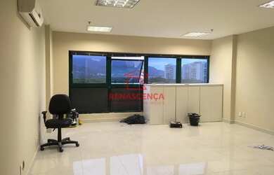 Imagem: O depósito possui 1 Vaga na garagem, 44m² de Área e está