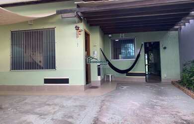 Imagem: A casa possui 2 Dormitórios, 3 Banheiros, 2 Vagas na garagem