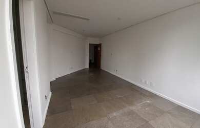 Imagem: O depósito possui 1 Vaga na garagem, 28m² de Área e está