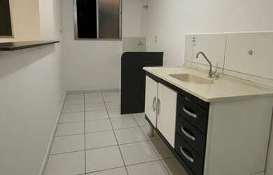 Imagem: O apartamento possui 2 Dormitórios, 1 Banheiro, 1 Vaga na garagem