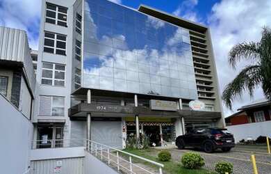 Imagem: O depósito possui 1 Vaga na garagem, 62m² de Área e está