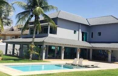 Imagem: A casa em condomínio possui 5 Dormitórios, 5 Banheiros, 5