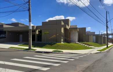 Imagem: A casa em condomínio possui 4 Dormitórios, 4 Banheiros, 4