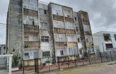 Imagem: O apartamento possui 1 Dormitório, 1 Banheiro, 1 Vaga na garagem