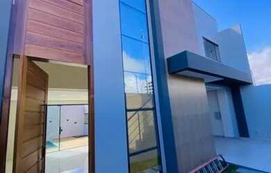 Imagem: A casa possui 3 Dormitórios, 4 Banheiros, 2 Vagas na garagem