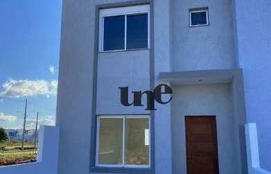 Imagem: A casa possui 2 Dormitórios, 2 Banheiros, 1 Vaga na garagem