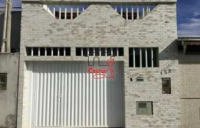 Imagem: A casa possui 2 Dormitórios, 1 Banheiro, 1 Vaga na garagem