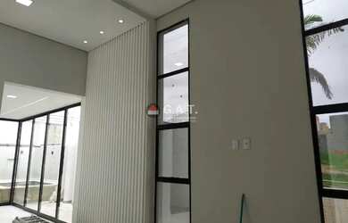 Imagem: A casa em condomínio possui 3 Dormitórios, 1 Banheiro, 2 Vagas