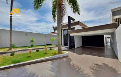 Imagem: A casa em condomínio possui 4 Dormitórios, 5 Banheiros, 5