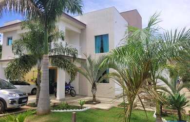 Imagem: A casa possui 4 Dormitórios, 5 Banheiros, 5 Vagas na garagem