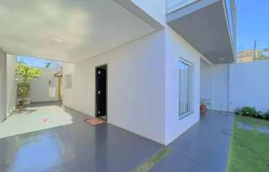 Imagem: A casa possui 2 Dormitórios, 1 Banheiro, 4 Vagas na garagem