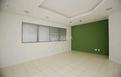 Imagem: O depósito possui 39m² de Área e está localizado em Petrópolis