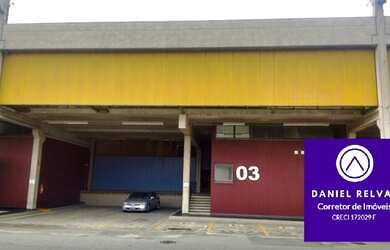 Imagem: O depósito possui 4 Vagas na garagem e 2000m² de Área e está