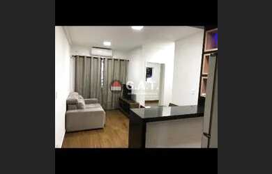 Imagem: O apartamento possui 2 Dormitórios, 1 Banheiro, 1 Vaga na garagem