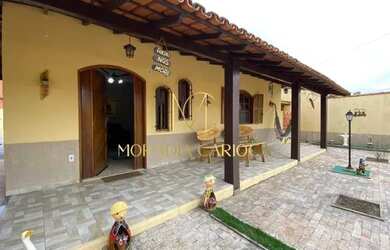 Imagem: A casa possui 3 Dormitórios, 1 Banheiro, 1 Vaga na garagem