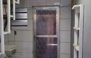 Imagem: A casa possui 1 Dormitório, 1 Banheiro e está localizado