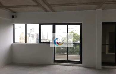 Imagem: O depósito possui 5 Vagas na garagem e 300m² de Área e está