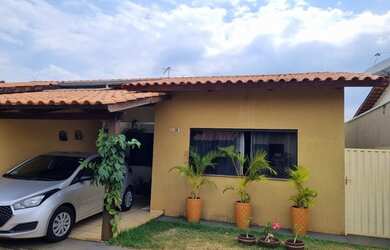 Imagem: A casa em condomínio possui 3 Dormitórios, 2 Banheiros, 2