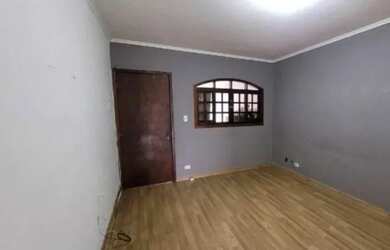 Imagem: A casa possui 2 Dormitórios, 1 Banheiro, 58m² de Área e Varanda