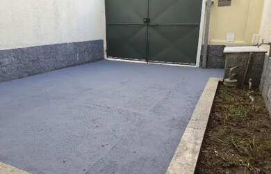 Imagem: A casa possui 2 Dormitórios, 2 Banheiros, 1 Vaga na garagem