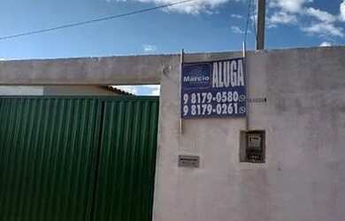 Imagem: A casa possui 3 Dormitórios, 1 Banheiro, 1 Vaga na garagem