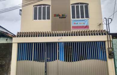 Imagem: A casa possui 3 Dormitórios, 4 Banheiros, 2 Vagas na garagem