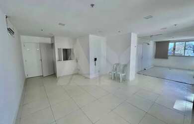 Imagem: O depósito possui 1 Vaga na garagem, 26m² de Área e está