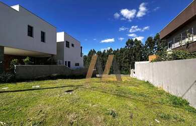 Imagem: O terreno possui 280m² de Área e está localizado em Centro