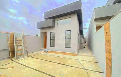 Imagem: A casa à venda possui 3 Dormitórios, 2 Banheiros, 1 Vaga na