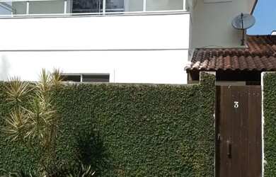 Imagem: A casa em condomínio possui 3 Dormitórios, 3 Banheiros, 2