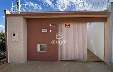 Imagem: A casa possui 3 Dormitórios, 2 Banheiros, 1 Vaga na garagem