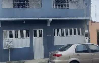 Imagem: A casa possui 5 Dormitórios, 2 Banheiros, 2 Vagas na garagem