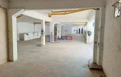 Imagem: O depósito possui 1.100m² de Área e está localizado em