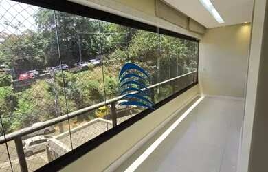 Imagem 9: Apartamento conta com três quartos, três banheiros, duas vagas de garagem,...