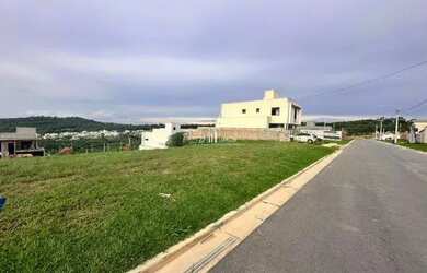 Imagem: O terreno possui 300m² de Área, Imóvel novo e está localizado