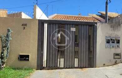 Imagem: A casa possui 2 Dormitórios, 2 Banheiros, 1 Vaga na garagem