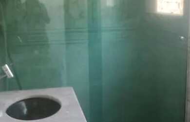 Imagem: A casa possui 3 Dormitórios, 2 Banheiros, 1 Vaga na garagem