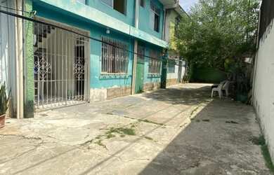 Imagem: A casa possui 3 Dormitórios, 1 Banheiro, 1 Vaga na garagem