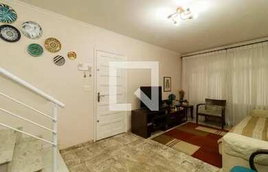 Imagem: A casa possui 3 Dormitórios, 3 Banheiros, 2 Vagas na garagem